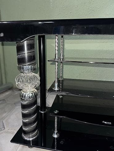 İşlənmiş, Düz TV altlığı, Polkalı, Şüşəli