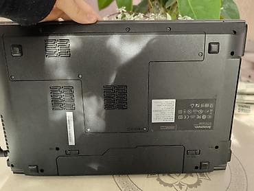 Lenovo: Lenovo noutbuk ofis və gündəlik işlər üçün ideal. 4Gb ram, 300gb — 5
