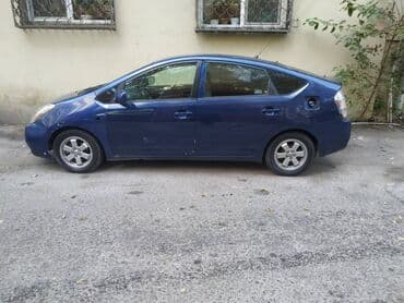 Tavalar: Toyota Prius: 1.5 l | 2008 il Sedan — 4