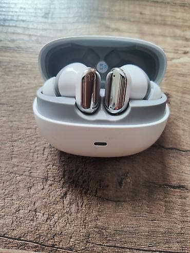 Bluetooth qulaqlıq (TWS) – şarj qutusu ilə Xüsusiyyətlər: - Tam