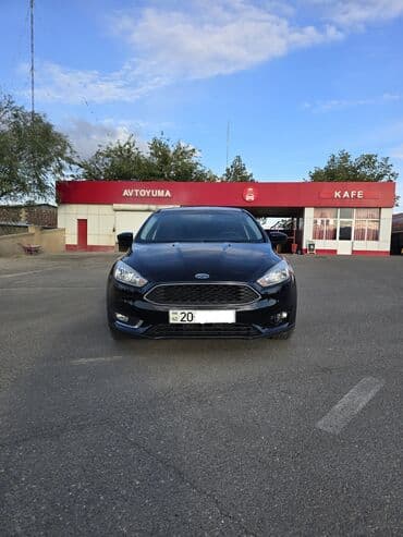 инвертор с 12 на 220 вольт: Ford Focus sedan – qara rəng, benzinlə işləyən, ön ötürücülü. Xarici — 3