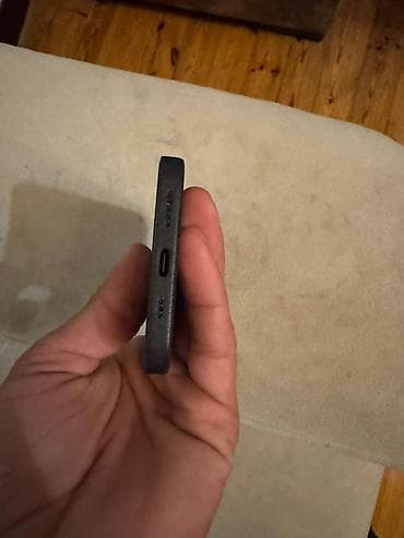 iphone ipad: IPhone 15, Qara — 5
