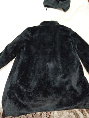 toxunma yun donlar: Qara süni kürk palto - Model: Dizdən bir az aşağı uzunluqda, düz — 4