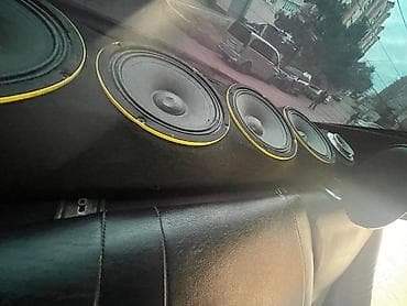 kolonkalar masin: Avtoakustika sistemi - JEC 1200W səs gücləndirici . - Arxa rəfdə — 1