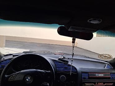 128 style e60: BMW 320: 2 l | 1993 il Sedan — 1