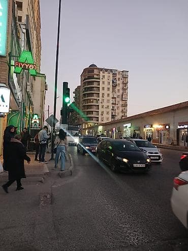 ev axdaram: 4 otaqlı, 100 kv. m, Kredit yoxdur, Orta təmir — 2