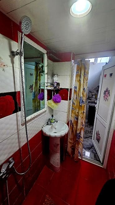 metroya yaxin satilan evler: Keşlə qəs. 5 otaqlı, 120 kv. m, Yeni təmirli — 6