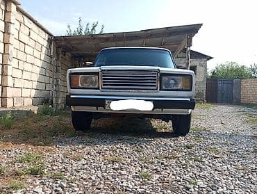 vaz 2107 arxa kapot: VAZ 2107, ağ rəng, sedan kuzov. Xüsusiyyətlər - Mexaniki sürətlər — 3