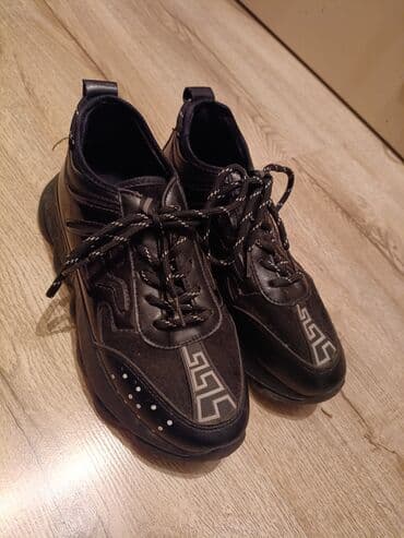 Səndəl və şəp-şüplər: Qara rəngli unisex idman ayaqqabısı - Stil: qalın altlıqlı “chunky” — 2