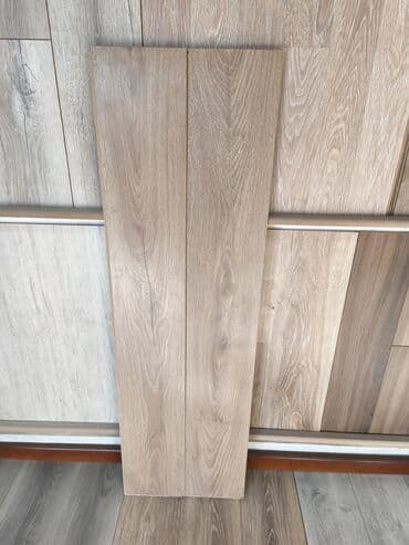 Məhsul: Laminat döşəmə panelləri - Rəng və tekstura: Təbii açıq palıd