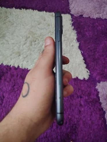 sade telfon: Zavodu her seyi pil 80 64/4 ekran qorucuda ciziqlar var sekilde — 1