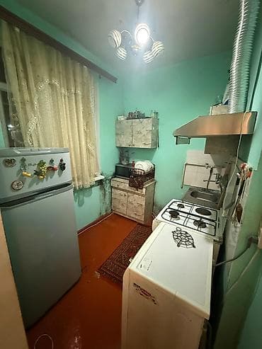 sarayda kirayə ev: Metro Nesimi 2 otaq metro yani 5/3 merbesi ayle xanımlar 2nefer beyde — 4