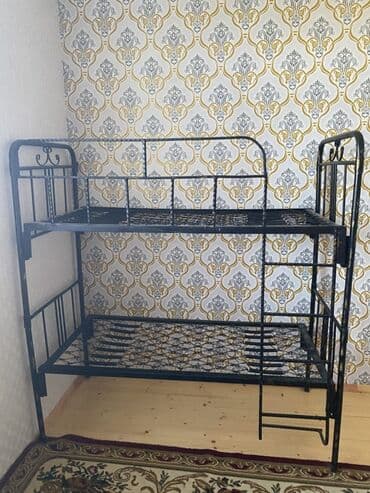 dəmir barmaqlıq: Metall iki mərtəbəli çarpayı - Material: möhkəm metal konstruksiya — 1