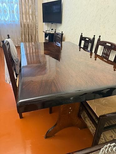 masa ve oturacaqlar: Qabaq stolu 8 nəfərlik təzə kimi . evdə yaşayış olmayıb təzədir — 1