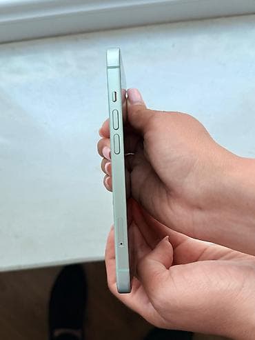 data modem sim card: IPhone 15, 256 GB — 2