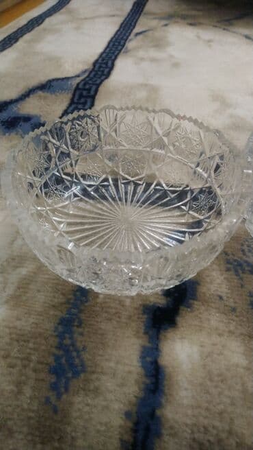 meyvə qablari: Cüt xrustal meyvə qabı SATIRAM biri 30 manat qədimidir. 50-60 yaşı ola — 2