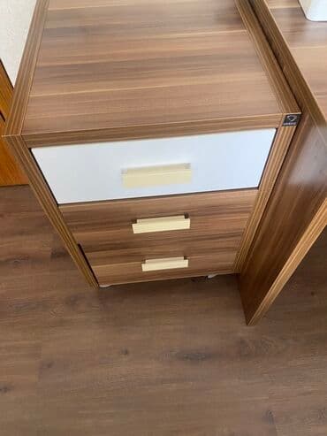 on oturacaqlar: Kompüter masası, İşlənmiş, Açılmayan, Taxta, Künc masa — 3