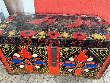 Şəkillər, tablolar: Əl naxışlı taxta sandıq - Material: bərk taxta, üstü əl ilə çəkilmiş — 3