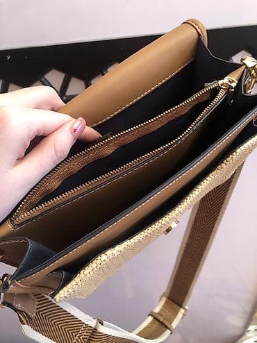 Другая женская одежда: Бренд Parfois Вместительная, компактная Сумка покупала в моле в — 3