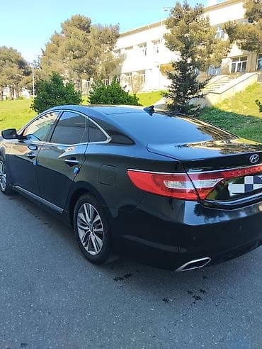 hyundai accent: Hyundai Grandeur: 2.2 l | 2016 il Sedan — 5