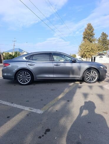 qadınlar ucun maşınlar: Hyundai Grandeur sedan - Korpus: Boz rəng, dinamik və axıcı sedan — 2