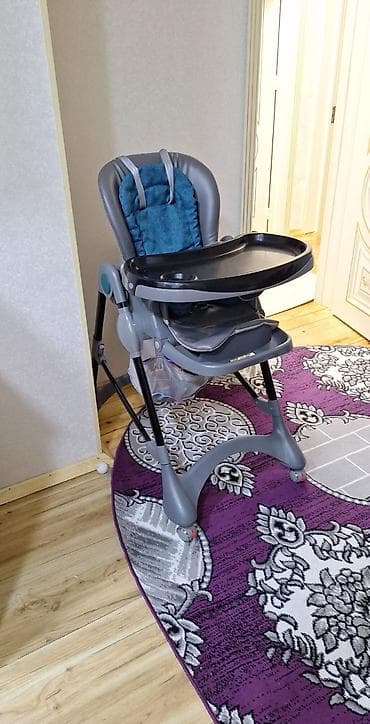 Uşaq yemək stulu - Rəng: boz-qara, mavi yumşaq oturacaq yastığı ilə -