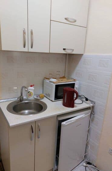 neftcilerde kiraye gozellik salonu: Yasamalda yol kənarı 1-ci mərtəbəsində yerləşən ümumi sahəsi 44kvm — 2