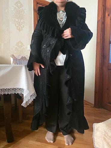 Paltolar: Qadınlar üçün uzun qara kürk-palto - Model: Uzun, A-kəsimli siluet — 1