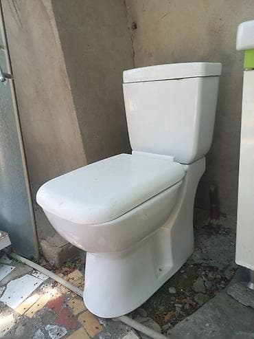 şuşə dolab: Hamam dəsti – lavabo şkafı, güzgülü üst dolab, duş kabinası və unitaz — 3