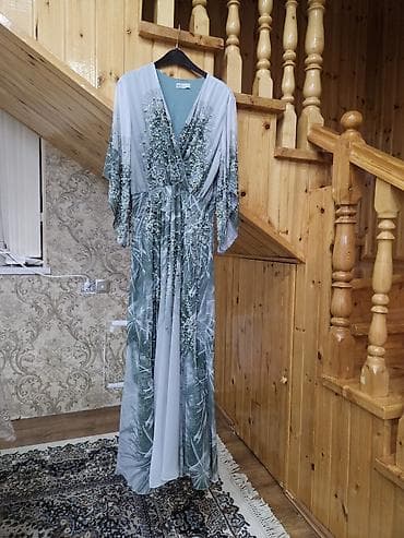 Paltar satılır 👗 Cəmi 1 dəfə geyinilib. 200 manata alınıb. Ölçüsü: 44