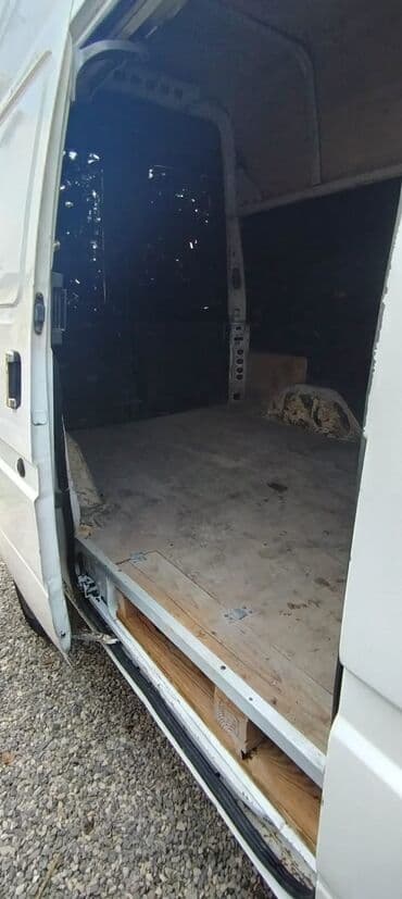 mercedes surətlər qutusu: Ford Transit: 2.5 l | 1999 il 8555607 km Van/Minivan — 11