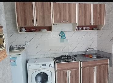 upd qesebesinde satilan evler: 54 kv. m, 2 otaqlı — 3