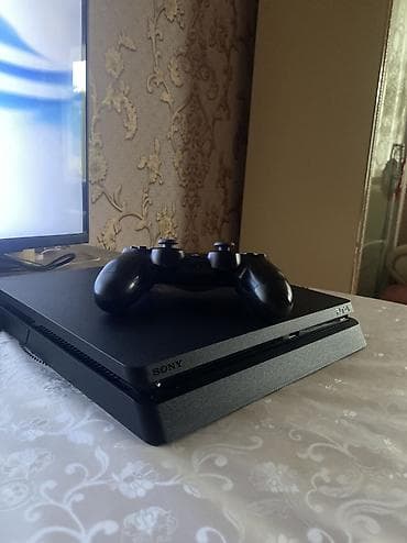 dendi oyun: PS4 Slim satılır/barter olunur. 1 pult, 3 disk verilir. Problemsiz — 1