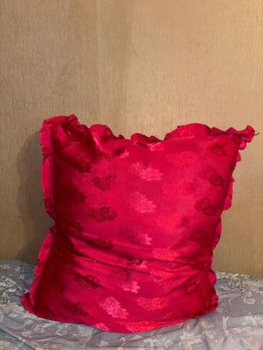 Dekorativ Yeni Sadə Yastıq