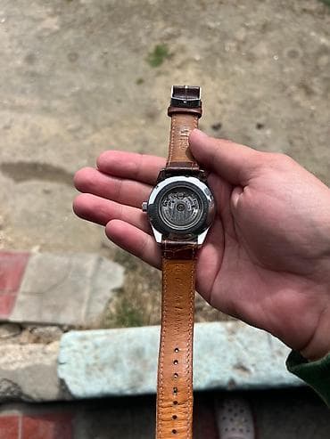 elektronik saat: Qol saatı, Swiss — 2