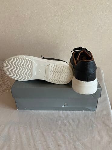 i̇dman ayaqqabısı: Başlıq: 🌟 Tam Yeni Trendyol Ayaqqabısı – 41 Ölçü 🌟 Məzmun — 5
