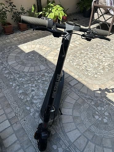 İşlənmiş Elektrik samokat 10", 351 - 500 Vt, 16 - 25 km/s, Ünvandan götürmə — 6