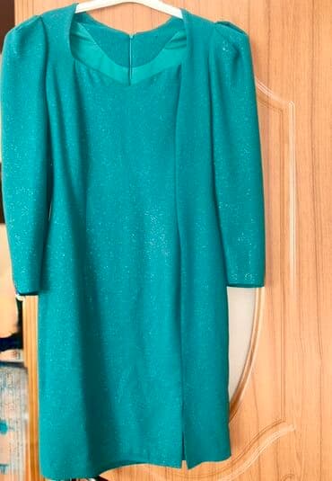 toy donlari qisa: Yaşıl rəngdə, parıltılı, dizə qədər olan ziyafət donu. Donun kvadrat — 1