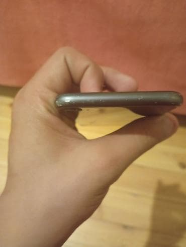 apple 5 s: IPhone 8, Space Gray, Barmaq izi — 3