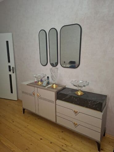 qedimi kamod: Komod, TV altlığı — 1