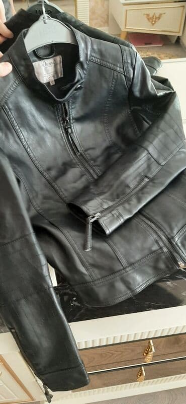 kişilər üçün demisezon steqan gödəkçələr: Koja pencek tezedi 36 38 razmere gedir qara reng geyilmiyib — 2