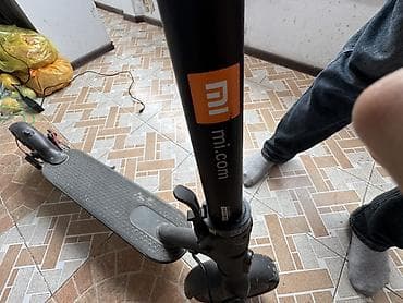 Xiaomi Mi elektrik skuter - Brend/model: Xiaomi Mi (mi.com loqolu) -