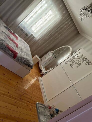 konteyner mağaza: Yeni Ramanada, Kolleci və Şamlığı keçdikdən sonra, əsas yolun — 11