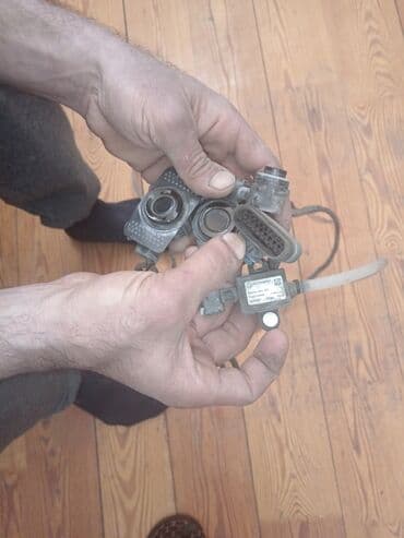 бу запчасти на мерседес w211: 3 ədəd radar. Təki 60m. Tam işləkdir. Mersedes yeşka radarı. 2013 2017 — 1