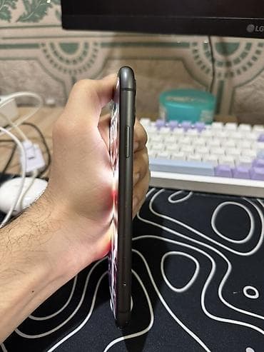 c4 b0phone x: IPhone 11, Qara, Face ID — 6