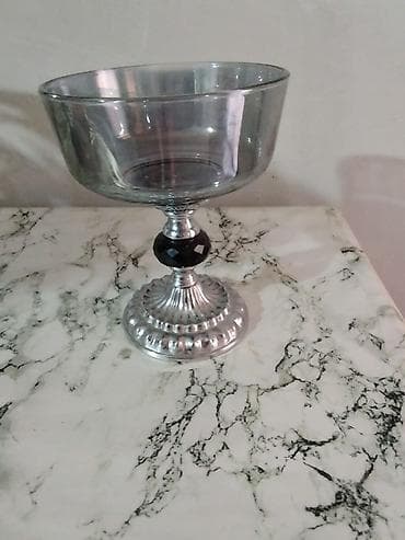 tap.az saatli: Şüşə qab – dekorativ stendli - Material: qalın şəffaf/boz tonlu şüşə — 2
