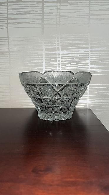 Kəpəkli kəsilmə naxışlı kristal konfet qabı - Material: şəffaf, ağır