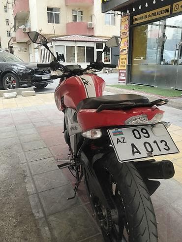 sport karburátor: TVS Apache RTR 160 motosiklet Xüsusiyyətlər: - Mühərrik: 160 cc, hava — 4