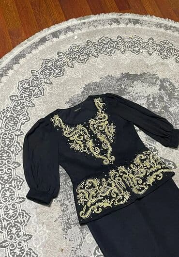 payetkalı qadın ətəkləri: Məhsul: BUSCA qadın dəsti - Rəng: qara - Ölçü: 44 (etiketdə — 3