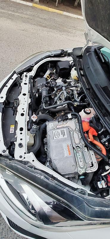 honda azerbaycan: Toyota Aqua Hybrid (ağ rəng, hatchback) - Yapon istehsalı hibrid — 8